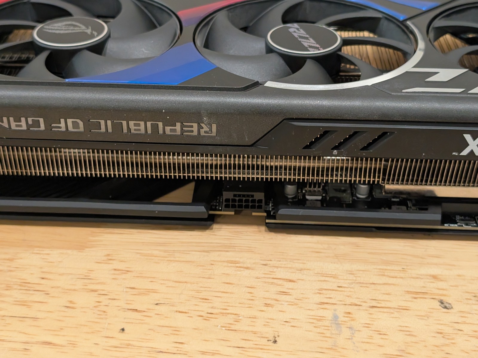 عرض BH: بطاقة الرسومات ASUS RO - مراجعة Graphics Card 24Gb Gddr6X وسعره
