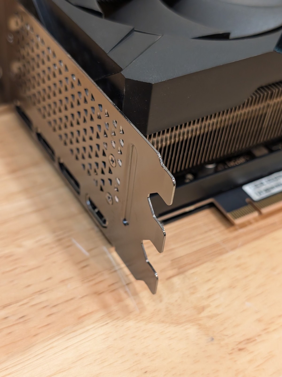 أ. عرض خاص: بطاقة الرسومات PNY - مراجعة Rtx 4090 24Gb Gddr6X وسعره