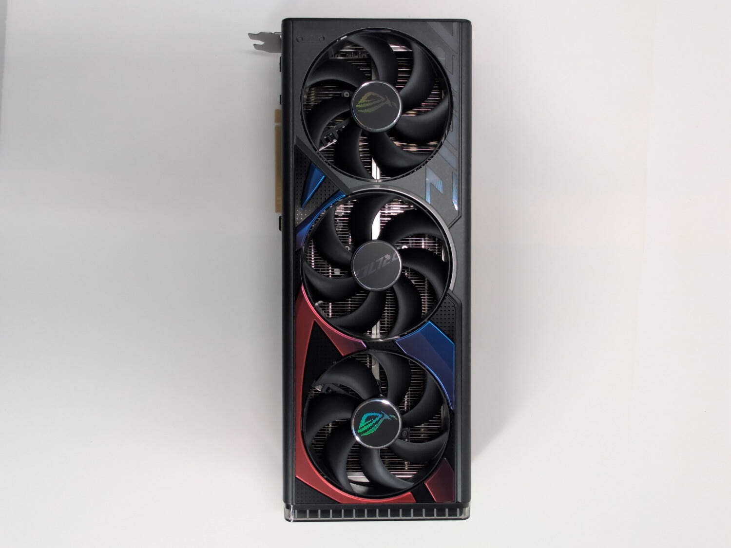 أ. عرض مميز: كرت شاشة Asus GeF - مراجعة Rtx 4090 24Gb Gddr6X وسعره